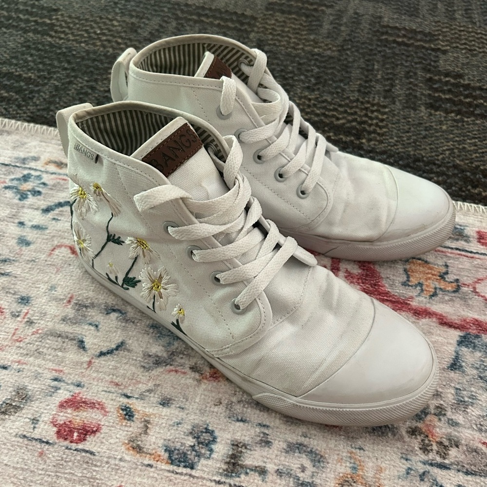 BANGS White High Top Floral Embroidered Shoes Size 8